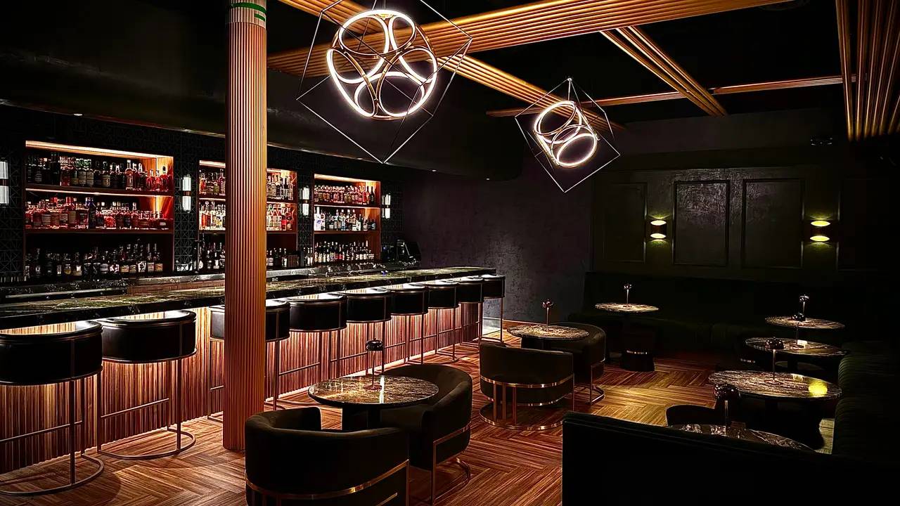 Alter Ego Cocktail Club - Image 1