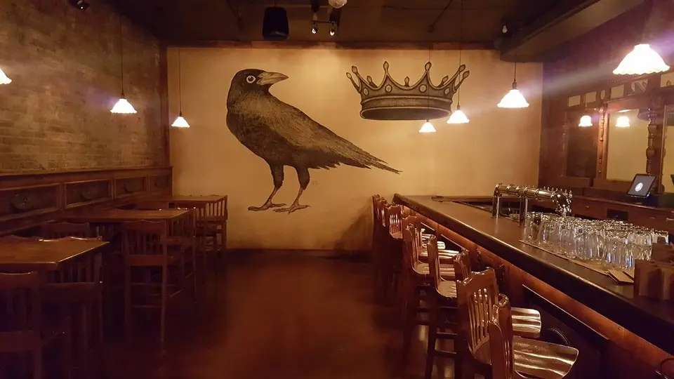 The Crown & Crow, bar in Washington Dc (photo 1)