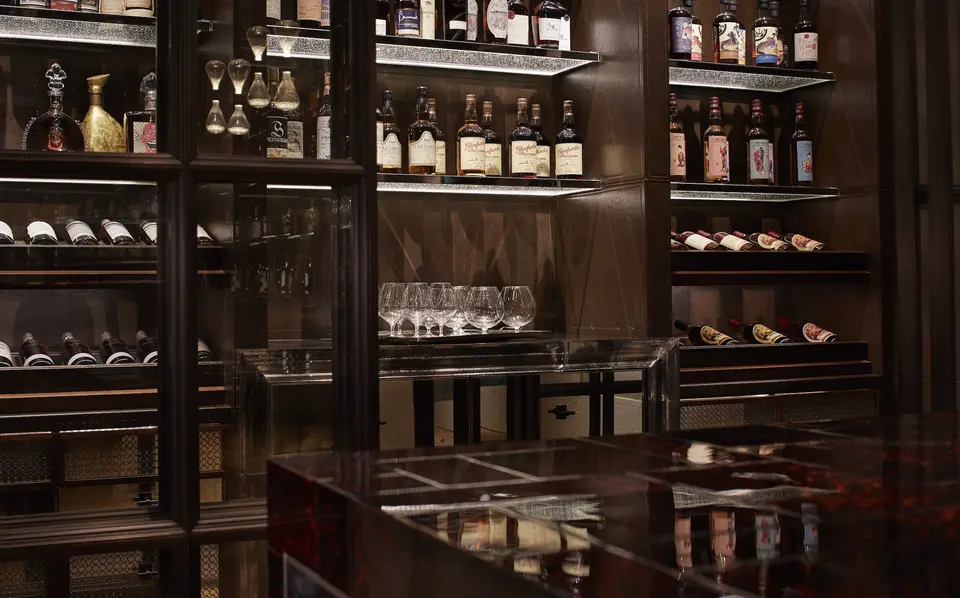 DarkSide, bar in Hong Kong (photo 1)