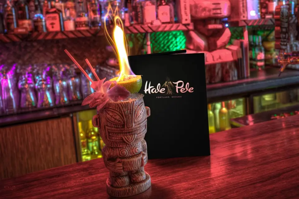 Hale Pele, bar in Portland (photo 1)