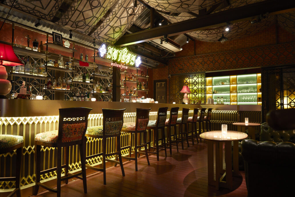 Mahaniyom Cocktail Bar - Thumbnail 2