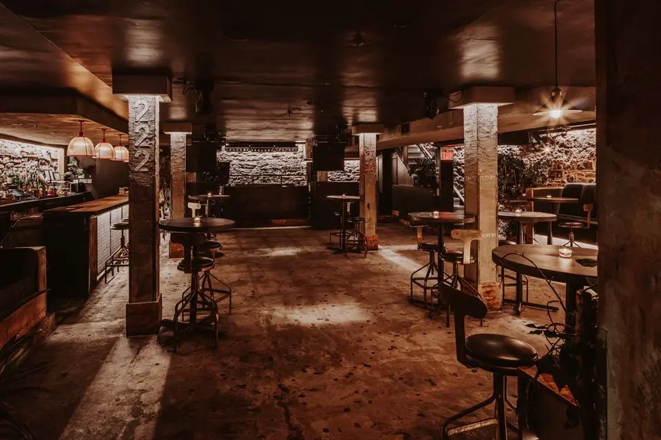 Afterlight, bar in Ottawa (photo 1)