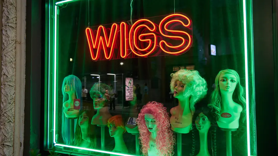 The Wig Shop, bar in Boston (photo 1)