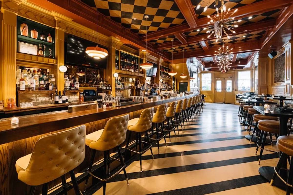 Sir Henry’s - Image 1