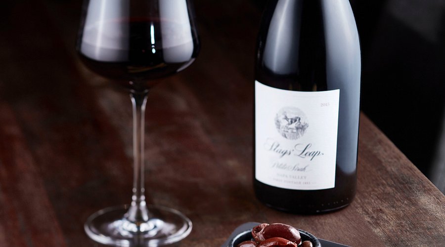 Stags' Room - Thumbnail 2