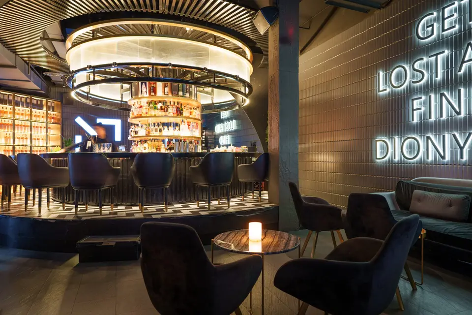 Bar 404, bar in Toronto (photo 1)