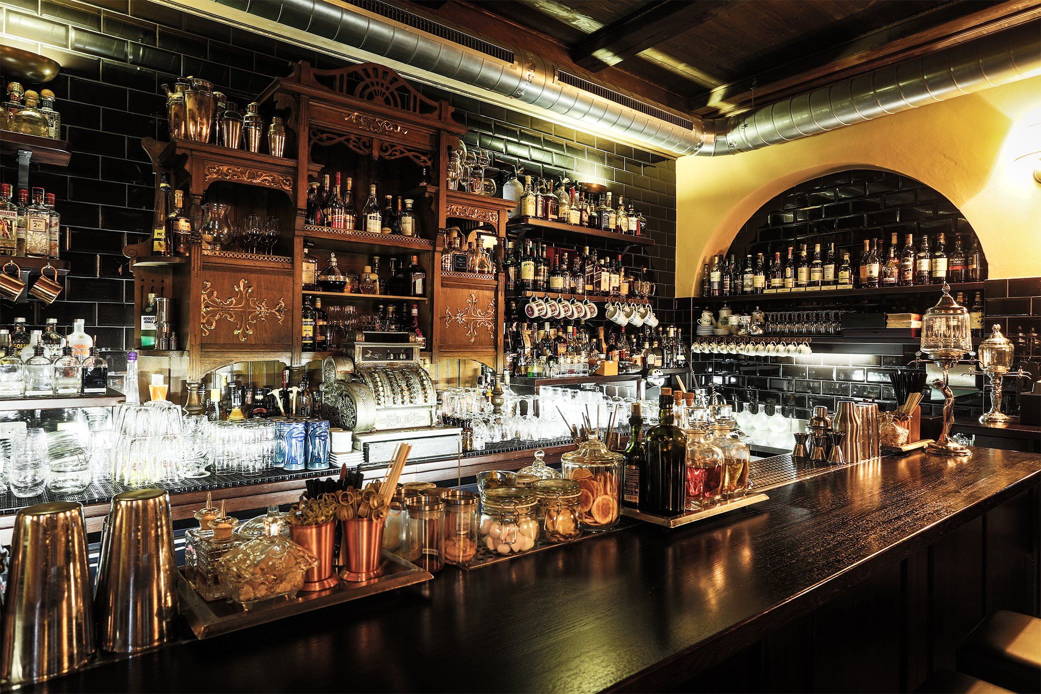 Hemingway Bar - Image 1