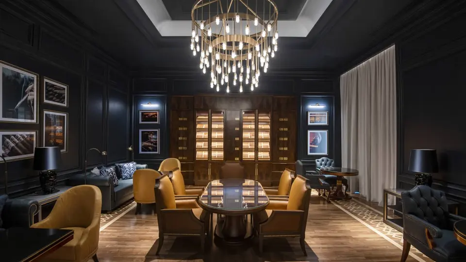 Library Lounge, bar in Doha (photo 1)